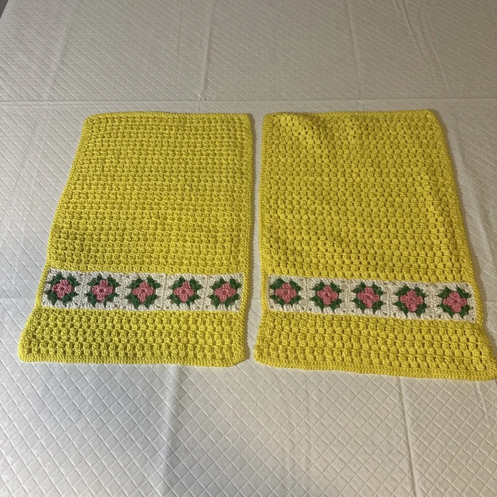 Handmade Vintage Crocheted yellow placemat Rectangle Set 2 Romantic‎ Cottagecore